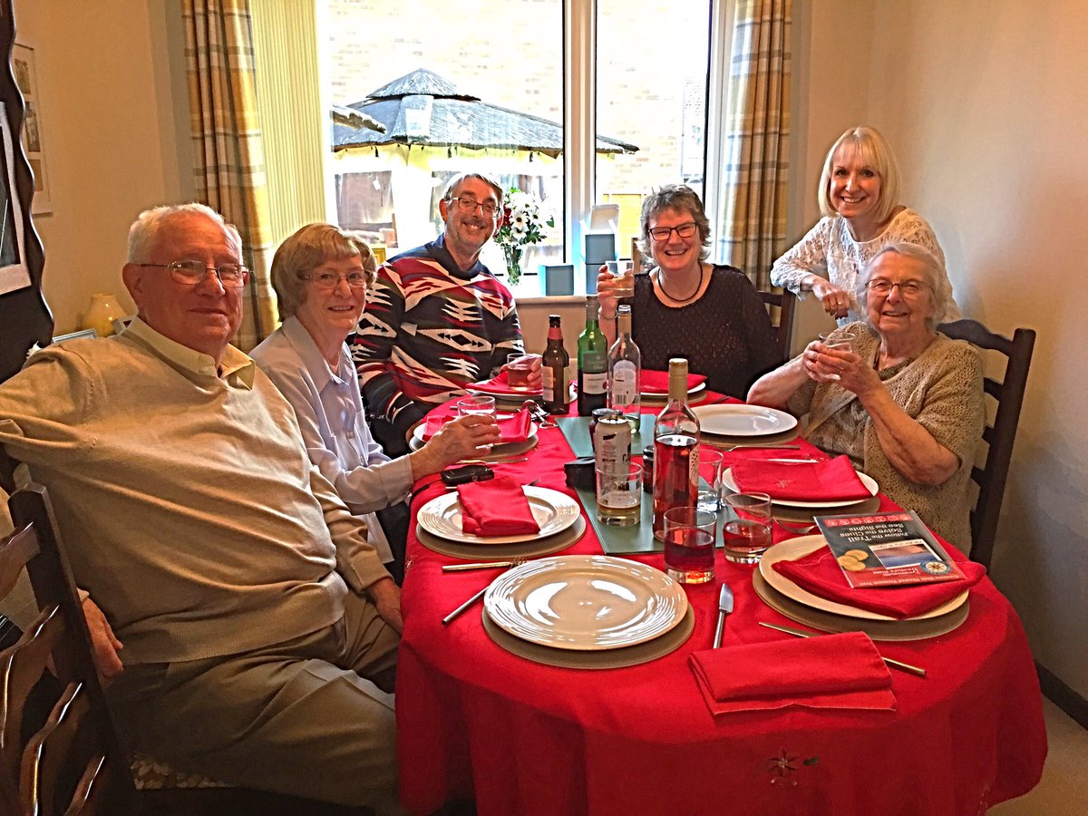 CTroublemaker_'s tweet image. 🎄🎉
Reasons to be grateful
&amp;amp;
Things to look forward to...

Episode 26
Being part of a truly brilliant Family.
👥✨👥✨👥