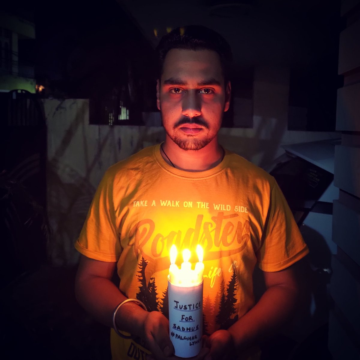 amitsharmaJK_'s tweet photo. #SatvikProtest #PalgaharMobLynching
Fasted the whole day and lit three candles as a mark of protest & demand of a fast track Judicial process against the brutal mob lynching of two Sadhus and their driver at Palghar Maharastra.
#JaiHind #JaiMaaBharti 🇮🇳 https://t.co/IzVgGrtDoI