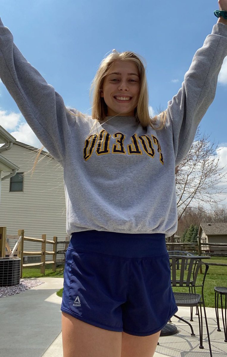 dayna_dec's tweet photo. college day! @BHSStudentCoun #BHSVirtualSpiritWeek https://t.co/lNc1yDNsHq
