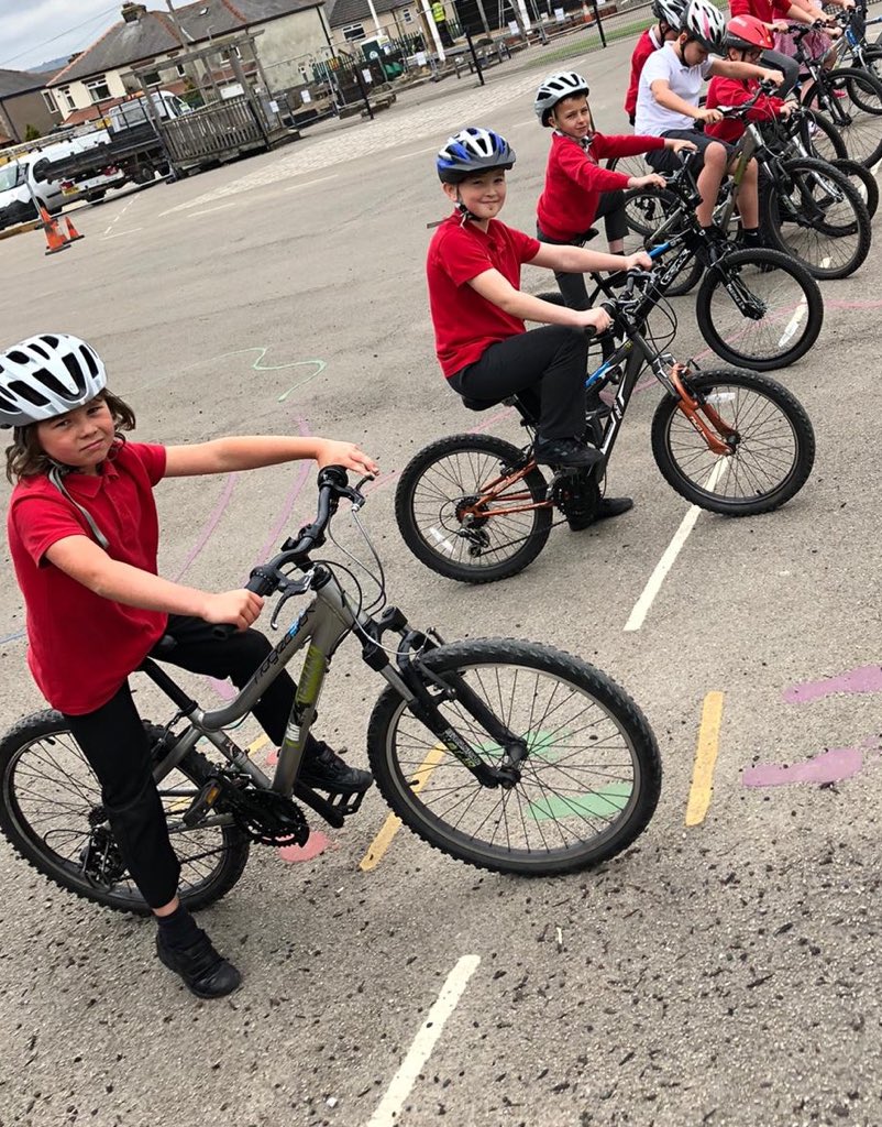LowAshPrimary1's tweet photo. Massive thank you to @BeCycling_Chris who has kindly provided the children of key workers, with pedal bikes and helmets! 🚲 #KeyWorkers #StaySafe #LowAsh #Cycling https://t.co/SDgev8NFqt