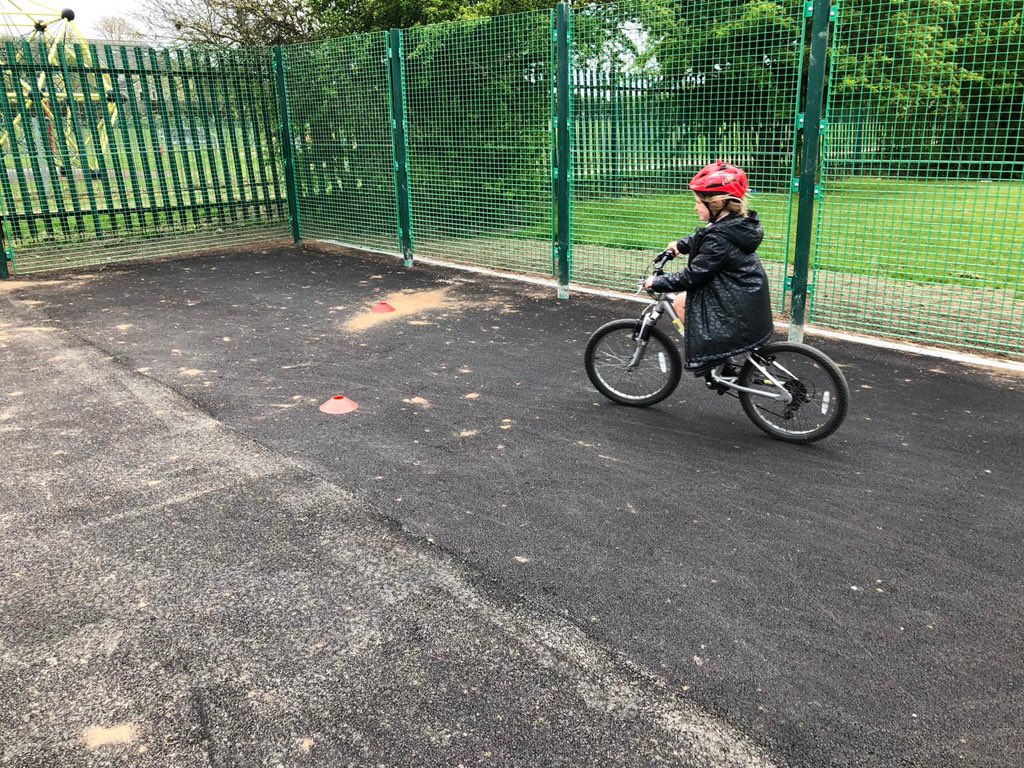 LowAshPrimary1's tweet photo. Massive thank you to @BeCycling_Chris who has kindly provided the children of key workers, with pedal bikes and helmets! 🚲 #KeyWorkers #StaySafe #LowAsh #Cycling https://t.co/SDgev8NFqt