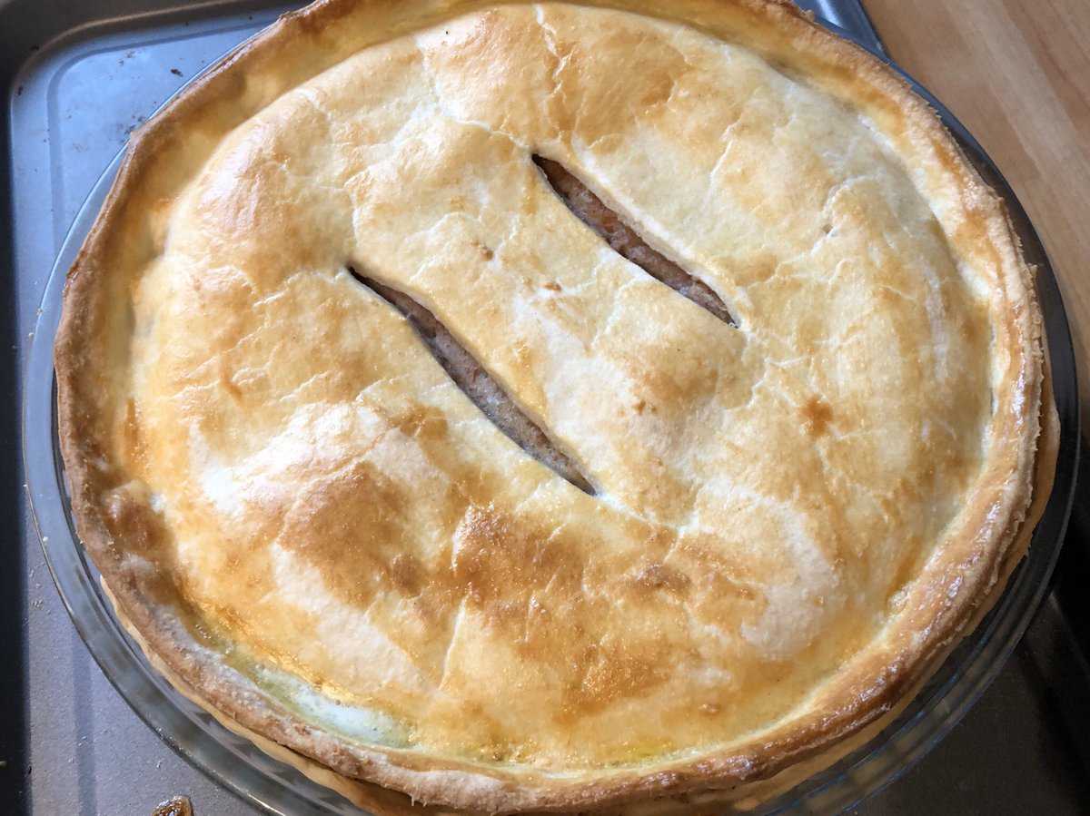simbomorgs's tweet photo. Made corned beef pie from nana peggs recipe 👌🏻 #cornedbeefpie #cornedbeef #nanapegg #oldschool https://t.co/7CrgkpBVMZ