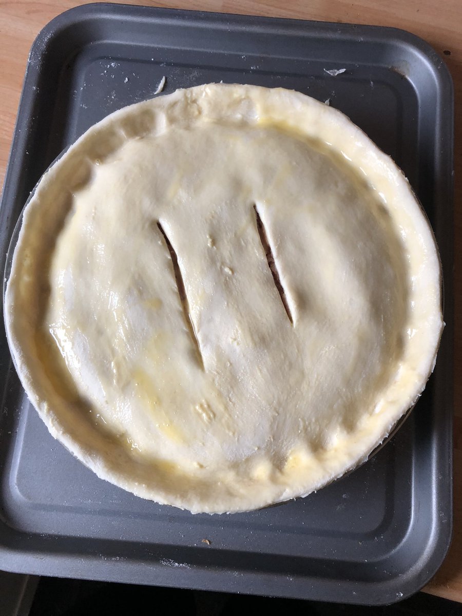 simbomorgs's tweet photo. Made corned beef pie from nana peggs recipe 👌🏻 #cornedbeefpie #cornedbeef #nanapegg #oldschool https://t.co/7CrgkpBVMZ