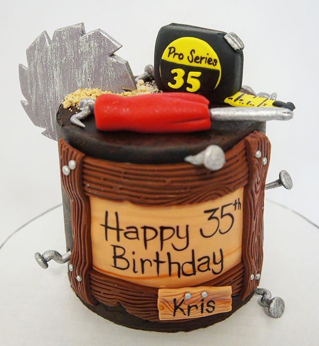 HalfBakedCo's tweet photo. Well this made someone’s #quarantinebirthday special! #makeitspecial #stillgetacake #smallsizes available #instacake #cakestagram #burbankbakery #halfbakedco #toolcake #constructioncake https://t.co/eHyQo3Vkvc https://t.co/NioSJhZj9u