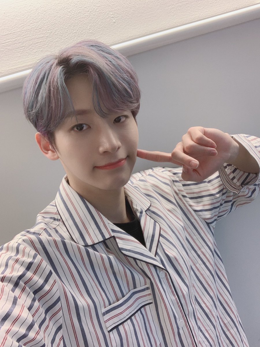 _000205_'s tweet photo. 울 왕자 어떻게 안사랑하냐고요 🥺 https://t.co/11tan8wkeM