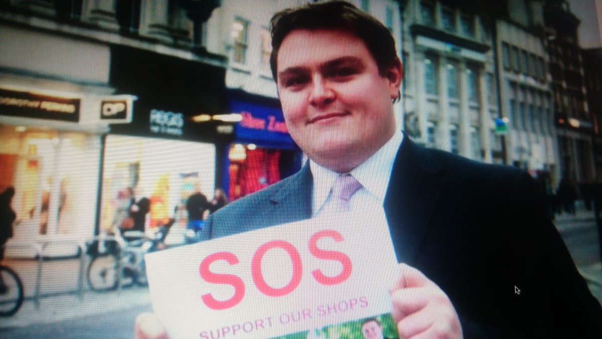 willquince's tweet photo. Thank you to @dariusglaws for finding this rather unflattering photo of me when I first stood to be Colchester's MP in 2010! 🙄 Although I came second in 2010 by nearly 7k votes, 5 years later in 2015 I won the seat by over 5k votes and am now 5 stone lighter. #winning #allthe5s https://t.co/CdPCVUfewl