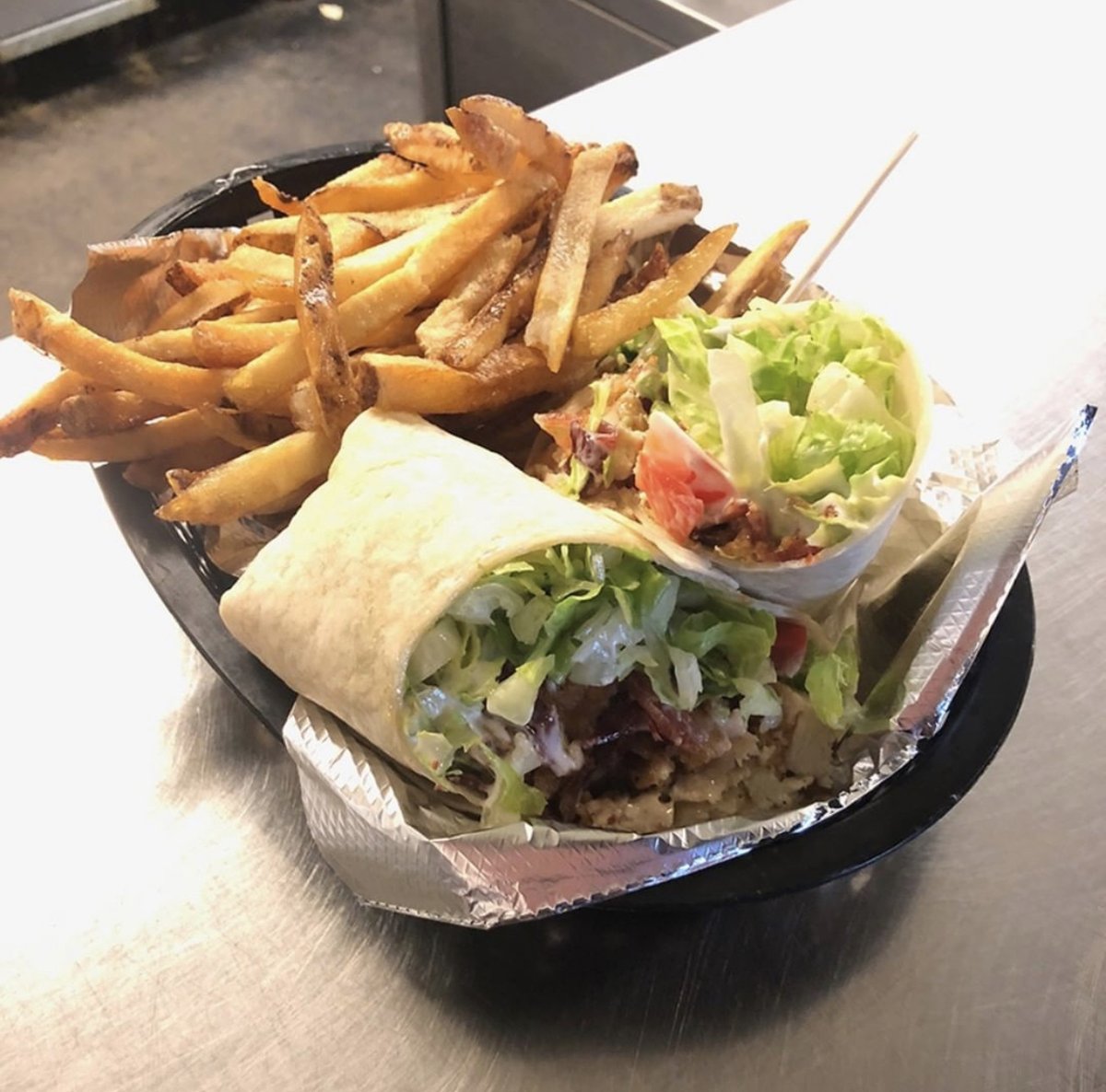 DetroitShoreway's tweet image. Why is the Census like ordering great food? You can do both in just a few minutes from your phone today for a happier future!  mailchi.mp/dscdo/april28cc (📸@XYZtheTavern) #TakeoutTuesday