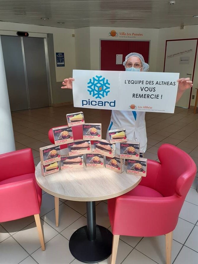 Depuis 1 mois, nous réalisons avec fierté des dons de produits aux équipes des hôpitaux, cliniques, Ehpad et autres structures sociales et médico-sociales engagées dans la lutte contre le coranavirus, souvent privés de cantines, selfs et autres solutions de restauration 1/2