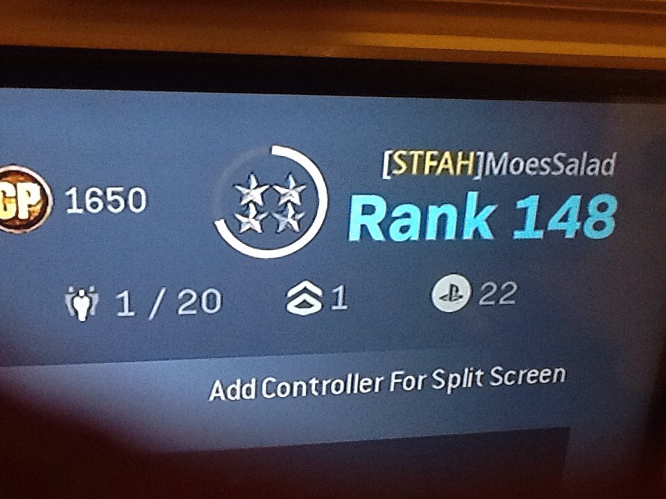 miniRichard29's tweet photo. Who can tell me what the number 1 signifies next the rank symbol under the Rank number? Sometimes its 3 yesterday it was 4 today it's 1 🤔 https://t.co/biWwEelKbk