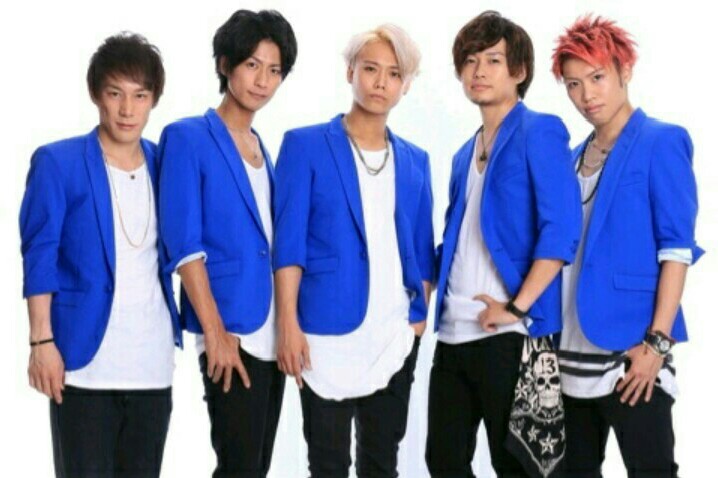 hoshiezosan7221's tweet image. ちなみに▲の曲はビーラック時代に
歌っていた"Dream comes true!"
という曲｡
5人時代のEZOでも､EZOSHIKAに
収録されている｡
急にこの曲が降りてきた｡久々に
CD聴きたい｡
(現在CDプレイヤーは絶賛不調｡😰)
メッセージが強くて熱いEZOの曲は
カッコイイのだ✨
#BLuck #EverZOne