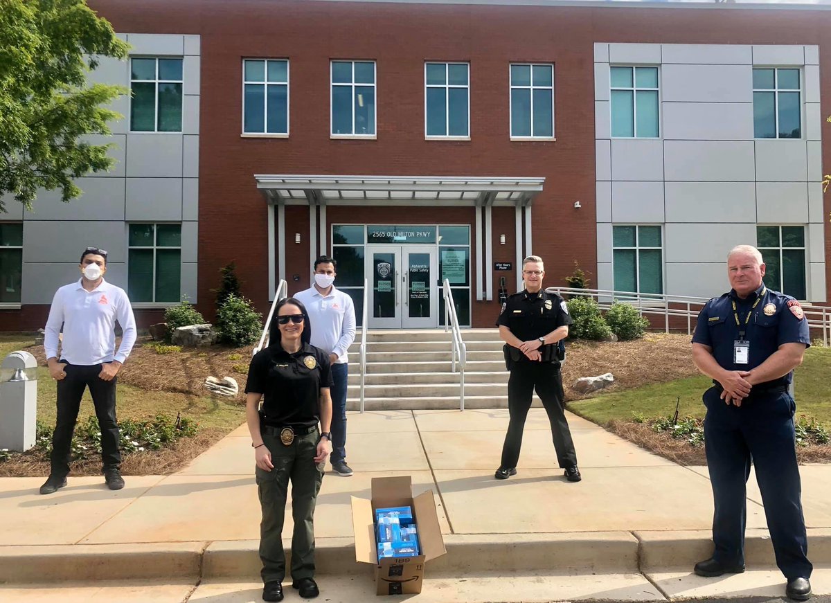 🌟 We are so grateful for the outpouring of support this community always provides 🌟Today we received 500 face masks donated by Hindu Swayamsevak Sangh USA-Alpharetta Branch!! 
THANK YOU! 🚓 🚒