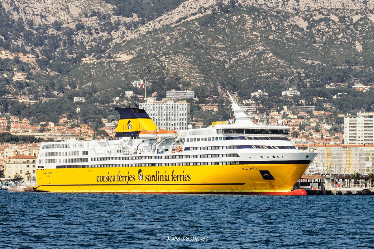 KalieDeshayes's tweet photo. Aujourd'hui, le @Corsicaferries ⚓ Mega Express au port de Toulon ☀️
#corsicaferries #megaexpress #navigialle https://t.co/gtLmbidmVy
