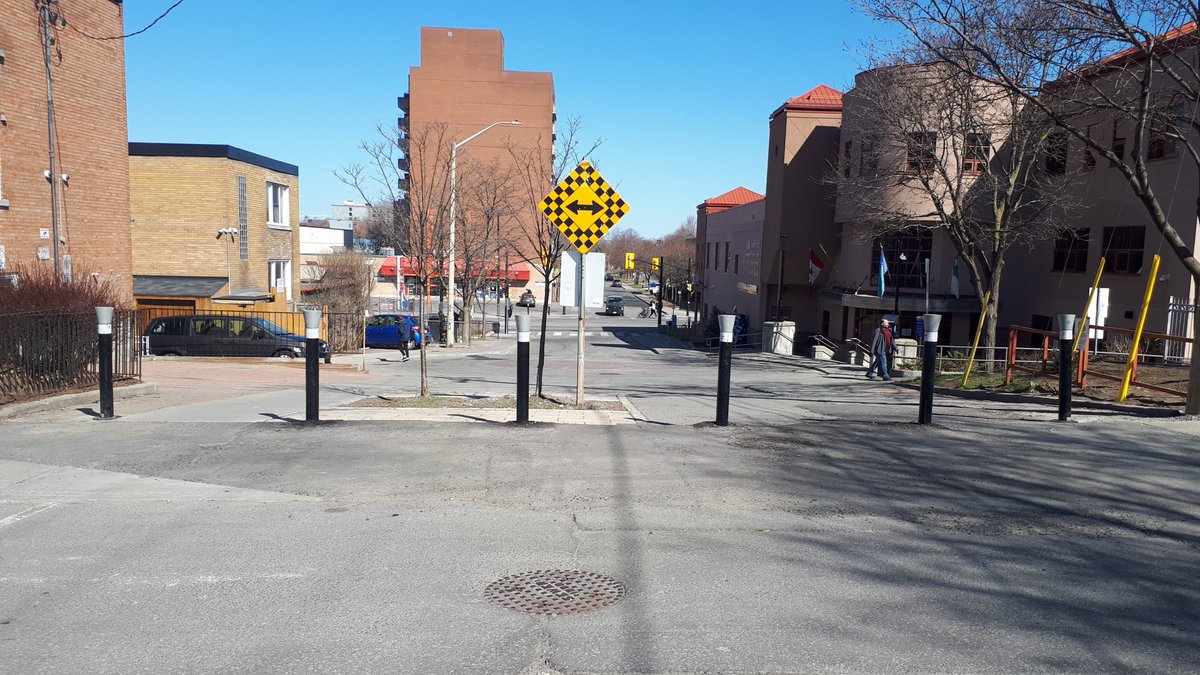 MathieuFleury's tweet photo. The @ottawacity Public Works Team continues to be hard at work during this period.
Thank you for working with @OttawaPolice, @ASH_ACS, @SandyHillCHC and #TeamFleury to make this space at Nelson and Besserer safer. https://t.co/Rb8Gh4JeFE