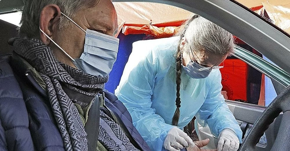 No quieren hacernos tets que se entere todo el mundo !!!

Empresas españolas de biotecnología llaman al gobierno porque podrían hacer 1.5 millones del test del covid -19 a la semana o incluso el doble para hacer pruebas masivas a la población.

Sánchez ni les contesta.