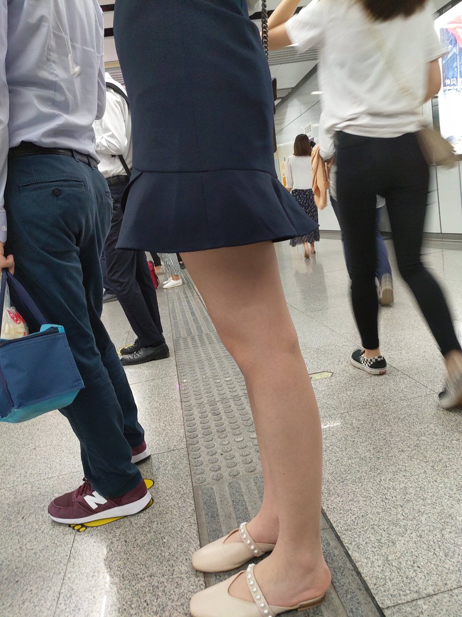 xiusekeke's tweet photo. 这位小姐姐的腿真是白皙诱人犯罪#裸腿  #白皙 https://t.co/Vqo6s7TGOl