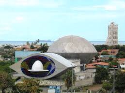 bostonrex's tweet photo. Aprovechando la noticia, en lechería tenemos un museo inspirado en una base extraterrestre sobre la que posa un OVNI , el museo <<DIMITRIOS DEMU>> para el escultor greco Romano que vivió muchos años en lechería, luego de escapar de la dictadura comunista de Rumania,  la bahía de https://t.co/WBB7HjOZm1