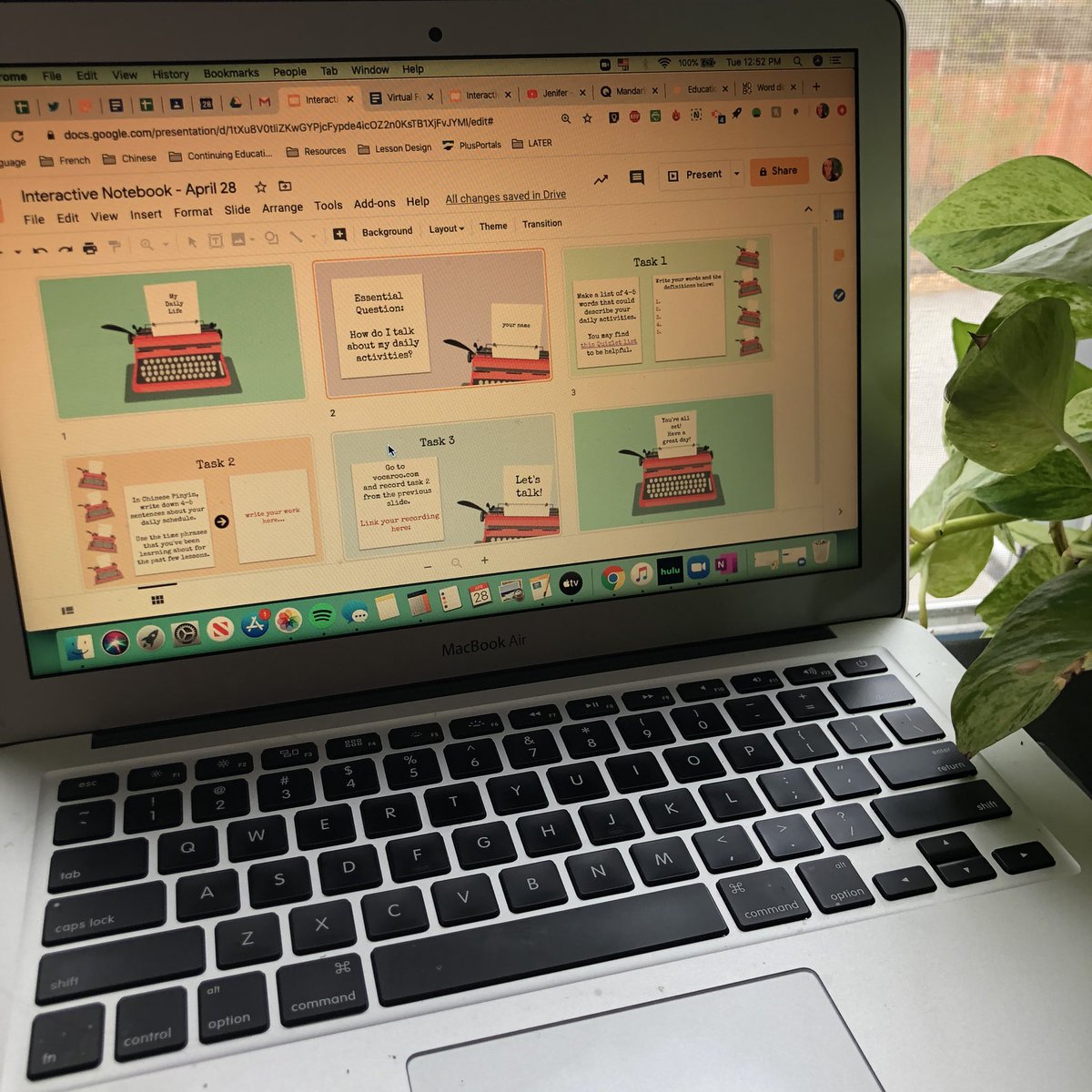 rmelillo11's tweet image. I love getting to play with all the fun @SlidesManiaSM templates for #interactivenotebooks for my students! #asrsd #worldlanguage