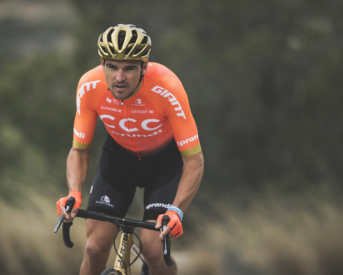 ridegiantbikes's tweet image. Tested and proven by the riders of @CCCProTeam, the all-new Rev Pro helmet features broad vents for maximum airflow and consistent ventilation without sacrificing aerodynamics, keeping you cool on the climbs and fast in the sprints. #RevPro #ProAdvantage ow.ly/n6uI50zmJPM