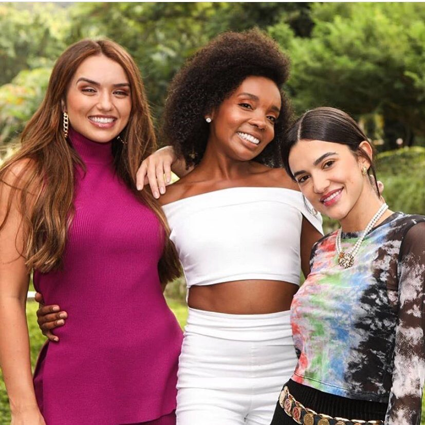 DmChristina's tweet photo. eu amo um trio, ranuelma pra sempre!!!!! OBRIGADA MANU GAVASSI THELMINHA NOSSO ORGULHO GRATIDAO RAFAKALIMANN #redebbb2020 https://t.co/uwvFQzwzl9