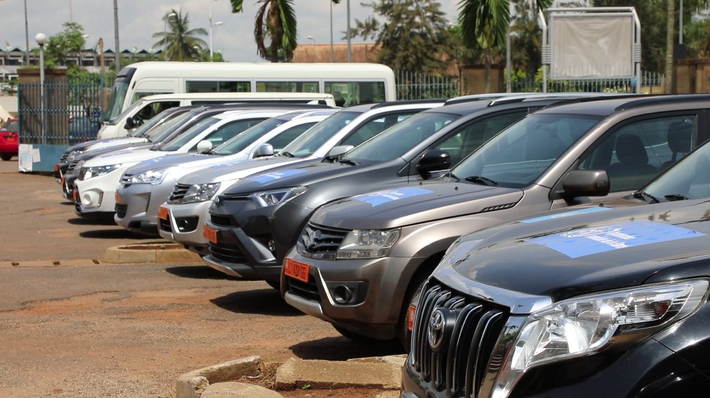 UN_Cameroon's tweet photo. This morning @whocmr handed over 14 vehicles to the Regional Delegation of Public Health in #Yaoundé. These vehicles will reinforce the response capacity in regards to the #COVID19 emergency in the Central region, the area with the highest numbers of COVID-19 cases in the country https://t.co/qJULKvL7Lo