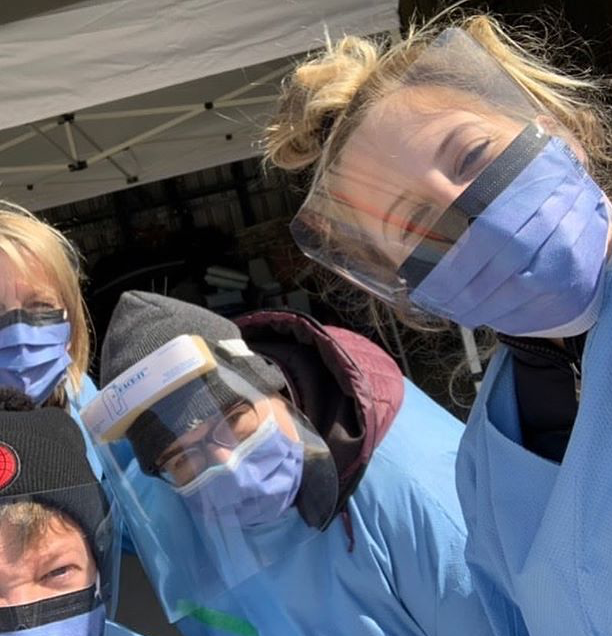TheCDS1972's tweet photo. Grateful to our front line heroes, some featured here: Brianne (Corcoran) Aiello ’99, Pulmonologist, Callaghan Jull ’14, ICU Doctor, Riana Longo ’14, RN, &amp; Kelsey Houston ’12, Infection Control Practitioner #CDSAlumni #CDSCommunity https://t.co/f3MqBZ2eoY