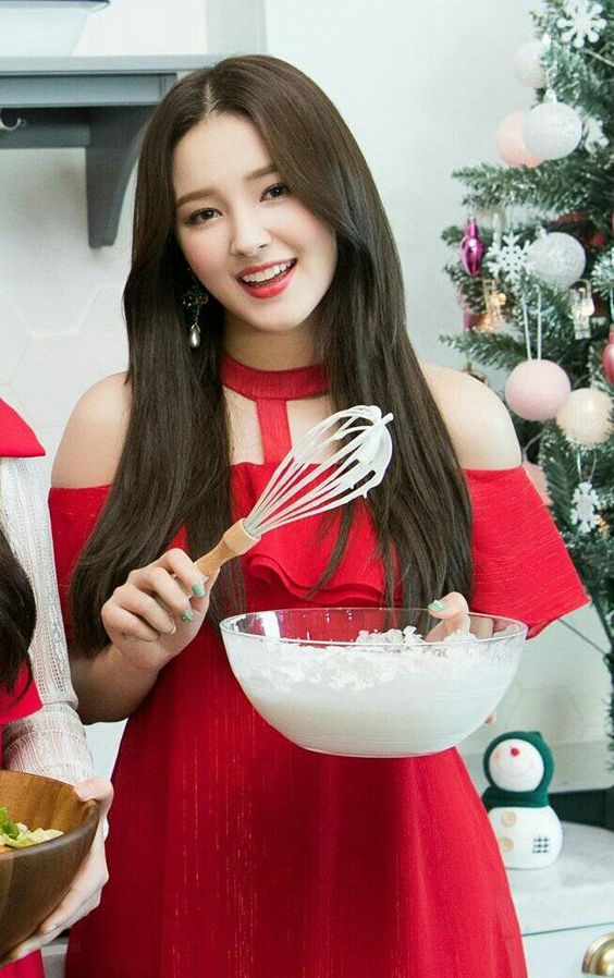 aenaency's tweet image. ⠀ ⠀⠀ 

❛ Habis minum kopi
  Lalu minum jamu
  Dunia ini terasa sepi
  Kalau gak gak ada kamu❜

Ini Greeting, Mari bercingu &amp;gt;_&amp;lt;
———  Princess Nancy

#unhal

⠀