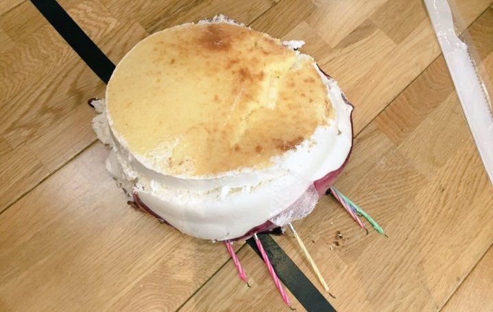 aenaency's tweet image. ⠀ ⠀⠀ 

❛ Habis minum kopi
  Lalu minum jamu
  Dunia ini terasa sepi
  Kalau gak gak ada kamu❜

Ini Greeting, Mari bercingu &amp;gt;_&amp;lt;
———  Princess Nancy

#unhal

⠀