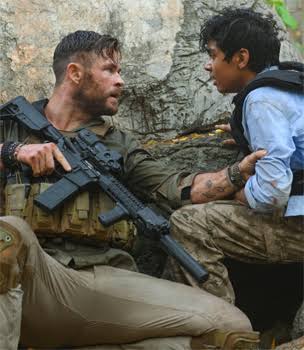 37. EXTRACTION @NetflixIndia Weak storyline here, but the jaw dropping action makes up for everything. That single chase sequence is out of this world.  @chrishemsworth rocks, even when he speaks bengali.  @RandeepHooda is mindblowing. Rating- 8.5/10