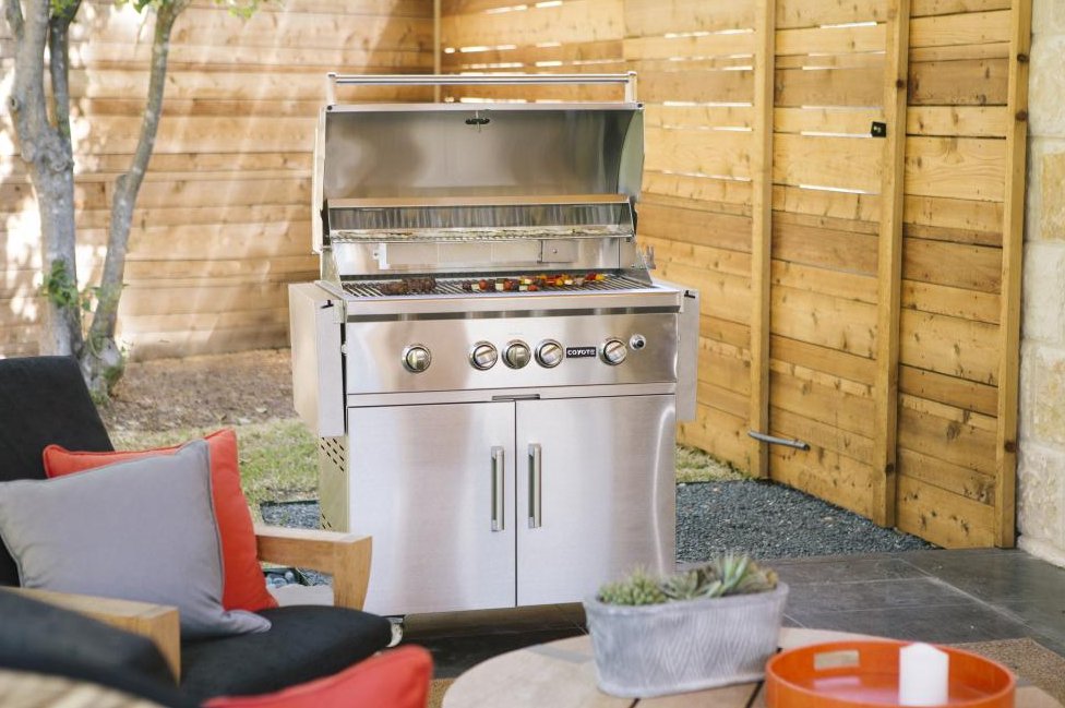 MetroAppliances's tweet photo. Time to make use of your outdoor space. Contact our store for help in determining the best grill for your home and lifestyle. https://t.co/spadU0CK8v https://t.co/kxaiEkF2af