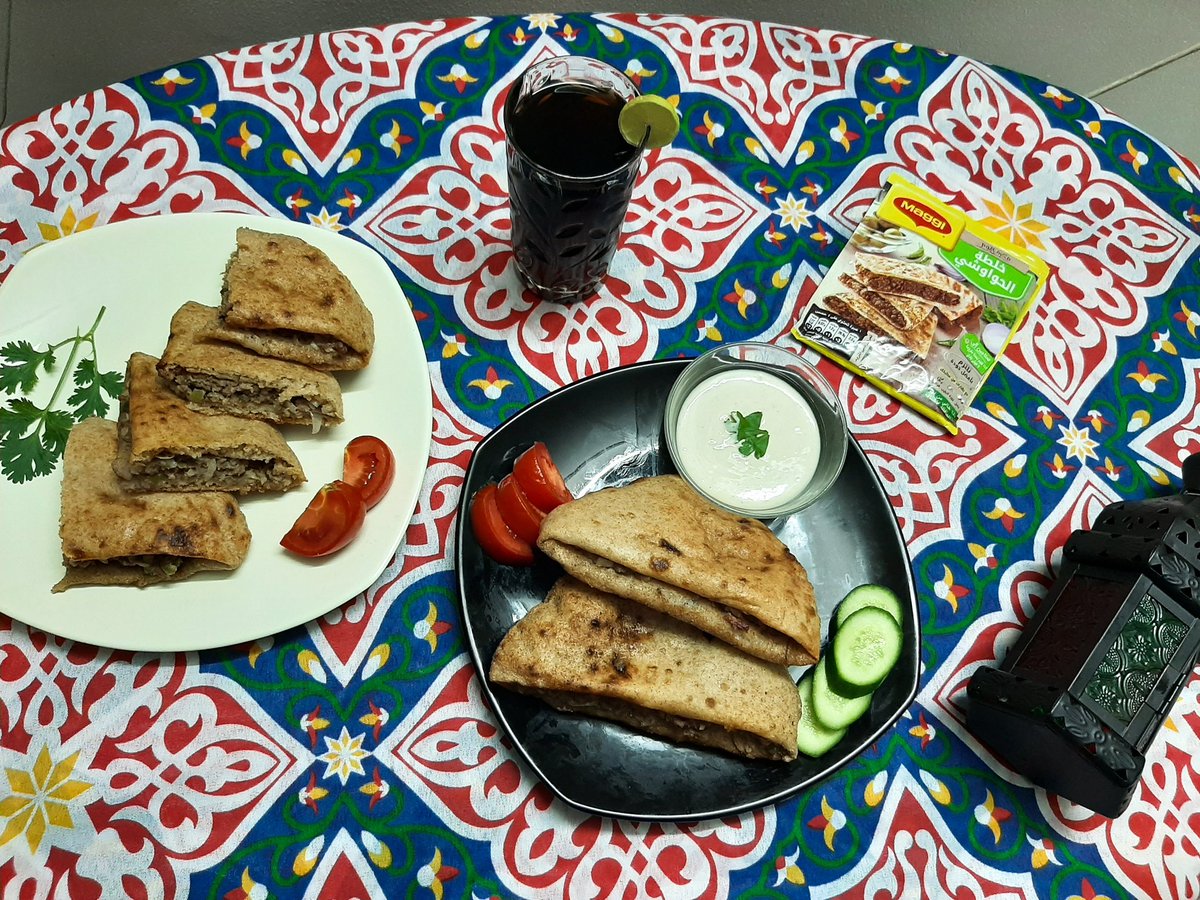nasomazzz's tweet photo. حواوشي ب بهارات ماجي 😋♥️
Recipe : https://t.co/hqm8W1DDZF
#رمضان_كريم 🌙♥️
#cheflife #easyrecipes #meat #delicious #وصفات_نسمه #وصفات_سريعه #وصفات #وصفات_رمضان #YummyHeights #food ##foodbloggers #quarantinecookingchallenge
#egmaggi
@MAGGIArabia https://t.co/hdspZZrqaF