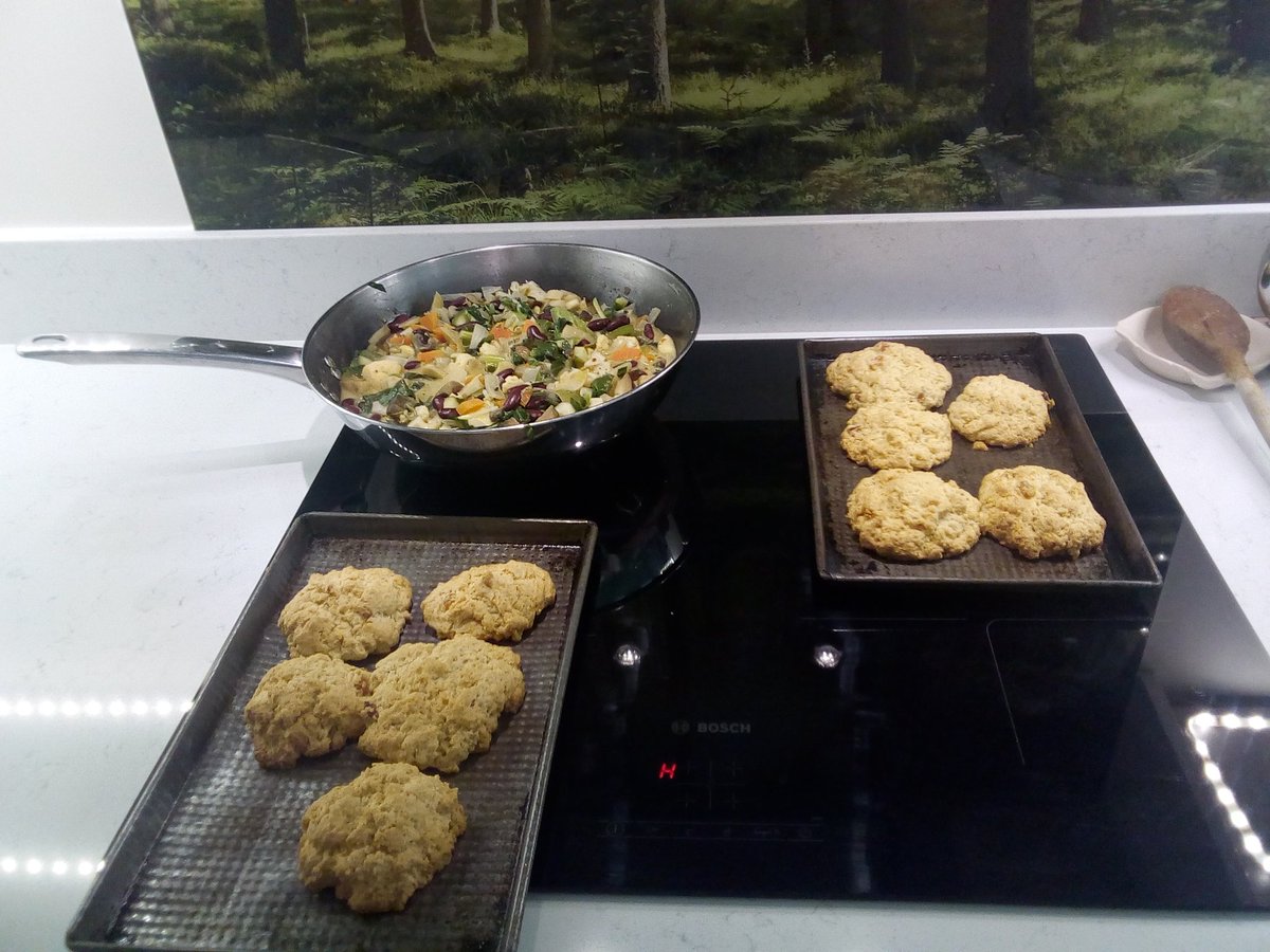 Today I cooked a veggie wild garlic Thai and baked Rock Buns all by myself. What woman wouldn't want to marry me ? Belch, parp, sniff, snort, scratch.  :-p