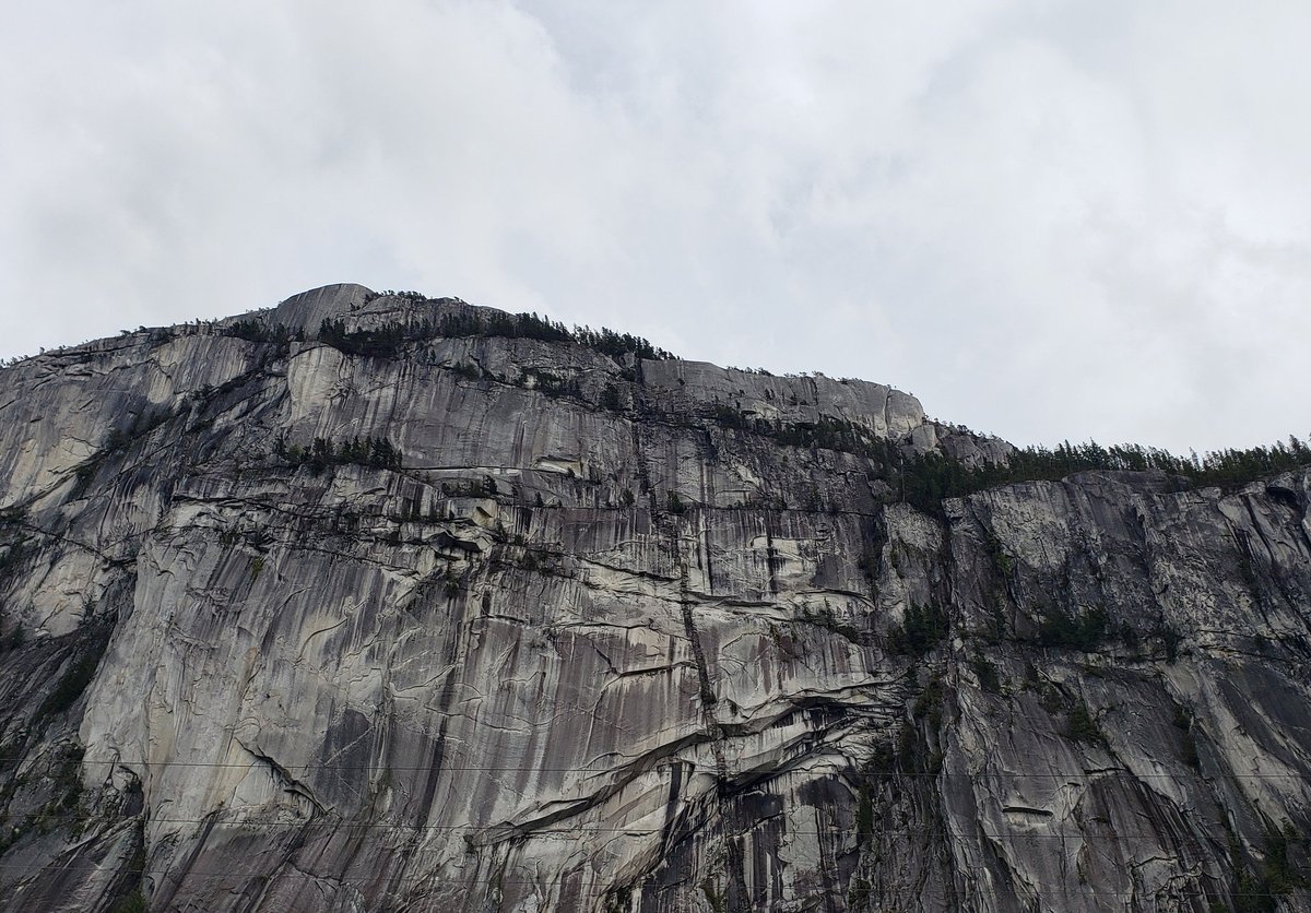 luxurycharters's tweet photo. Be a ROCK for someone today. ๐ช๐ป
#whistler #vancouver #strongertogether #takecare #rockingthis #inspiring https://t.co/4EnKi849xF