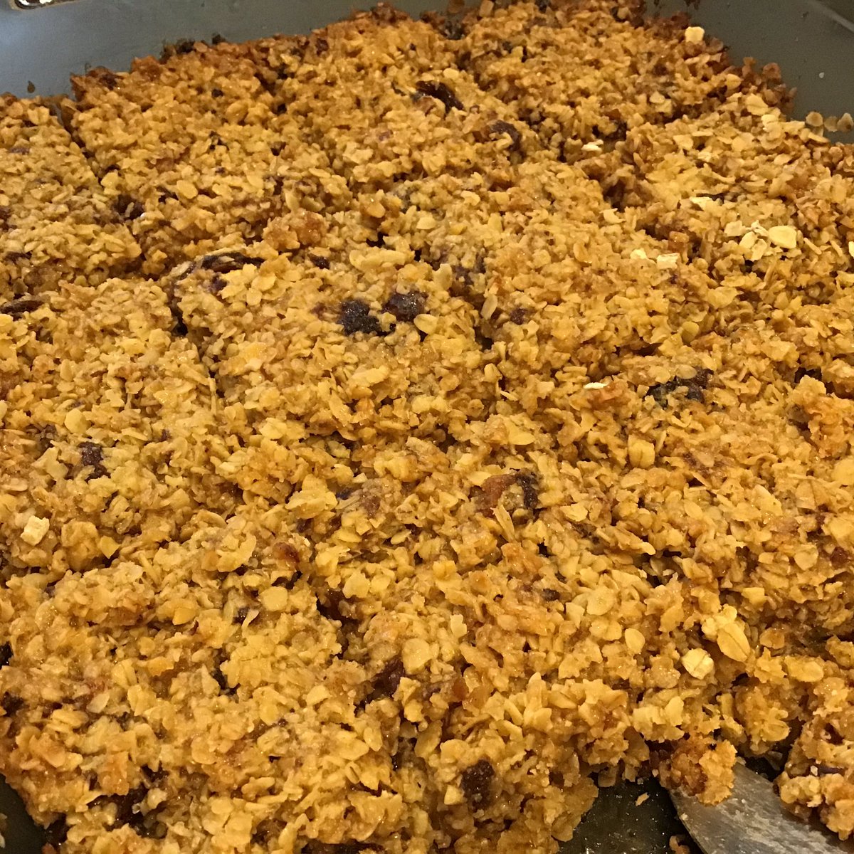 Lift_Feversham's tweet photo. Mr Iqbal 👨🏽‍🍳 made some date #flapjacks. #CantCookWontCook @AETAcademies #notsoMasterChef #PointsforTrying #RamadanAtHome https://t.co/tW8rhvdjaJ