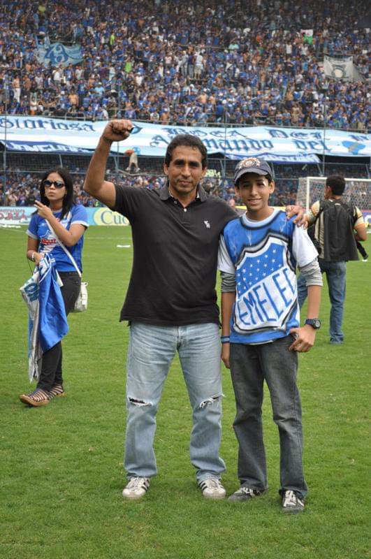Adrian_ba2's tweet photo. Mención especial a mi papá que desde pequeño me inculcó el amor al club y me enseñó que a pesar de los resultados nunca hay que bajarse de la camioneta. Ya llevamos cuatro campeonatos y si Dios quiere celebraremos juntos muchos más @CheoBarrionuevo 💙 https://t.co/QxQ3cFqGcE