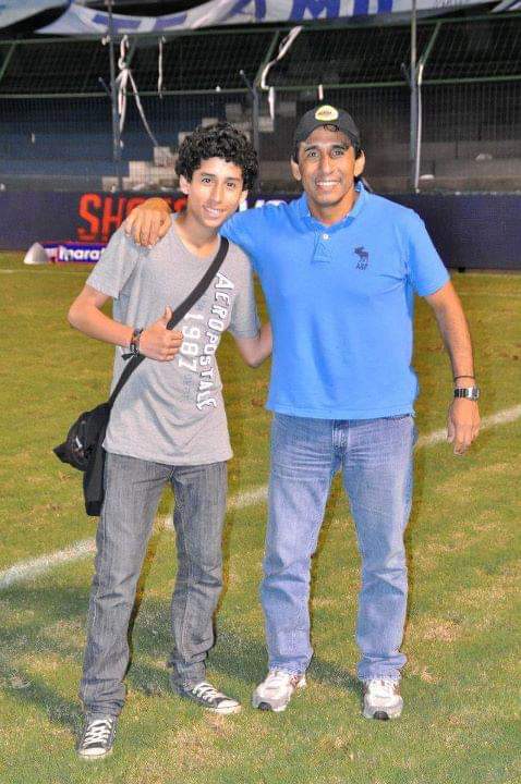 Adrian_ba2's tweet photo. Mención especial a mi papá que desde pequeño me inculcó el amor al club y me enseñó que a pesar de los resultados nunca hay que bajarse de la camioneta. Ya llevamos cuatro campeonatos y si Dios quiere celebraremos juntos muchos más @CheoBarrionuevo 💙 https://t.co/QxQ3cFqGcE