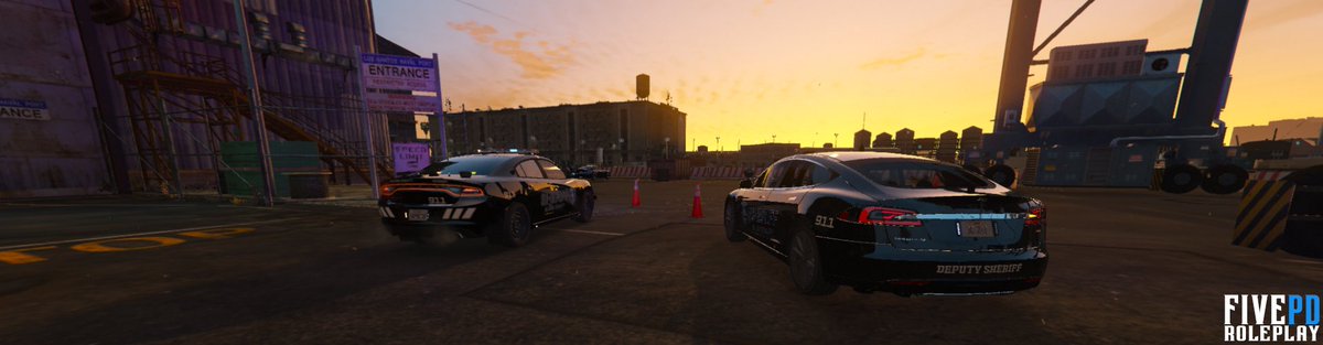 fivepd_rp's tweet photo. BCSO deputies arrived on scene at an arrest warrant in LS.

#FivePD @five_pd @_FiveM https://t.co/iHnvv79j2e