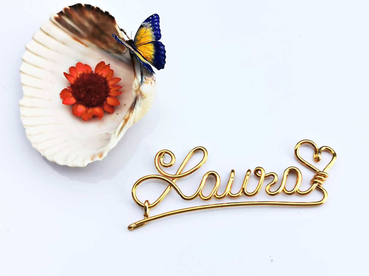 Hristij40650722's tweet image. Laura has its origins in the Latin language. It is derived from the word laurus with the meaning 'laurel, bay'. ... Laura is the feminine equivalent of the EnglishNEWS and French Laurence.
#Paris#france #name #namenecklace #wirename #wirenamenecklace @hejk_n #customnamenecklace