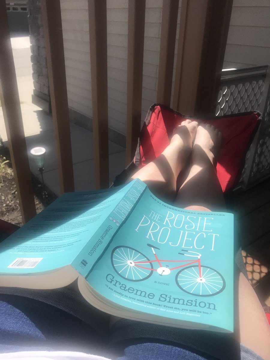 Johewl's tweet photo. #REEDSONTHEGO2 day 2 a little lunch time reading in the sun. #wearerundle #takingitoutside https://t.co/inYccFbDio