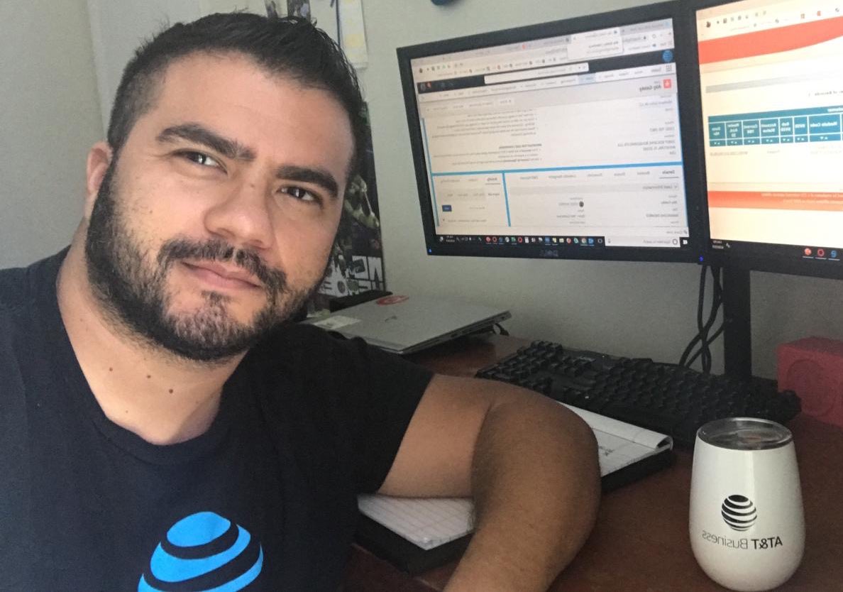 emilywiper's tweet photo. #FLAForce connecting with customers today to let them know we are here to serve them and our communities #supportsmallbusiness 💙🌎 #LifeatATT #NationalBizNationBlitz https://t.co/T3itsL7BON