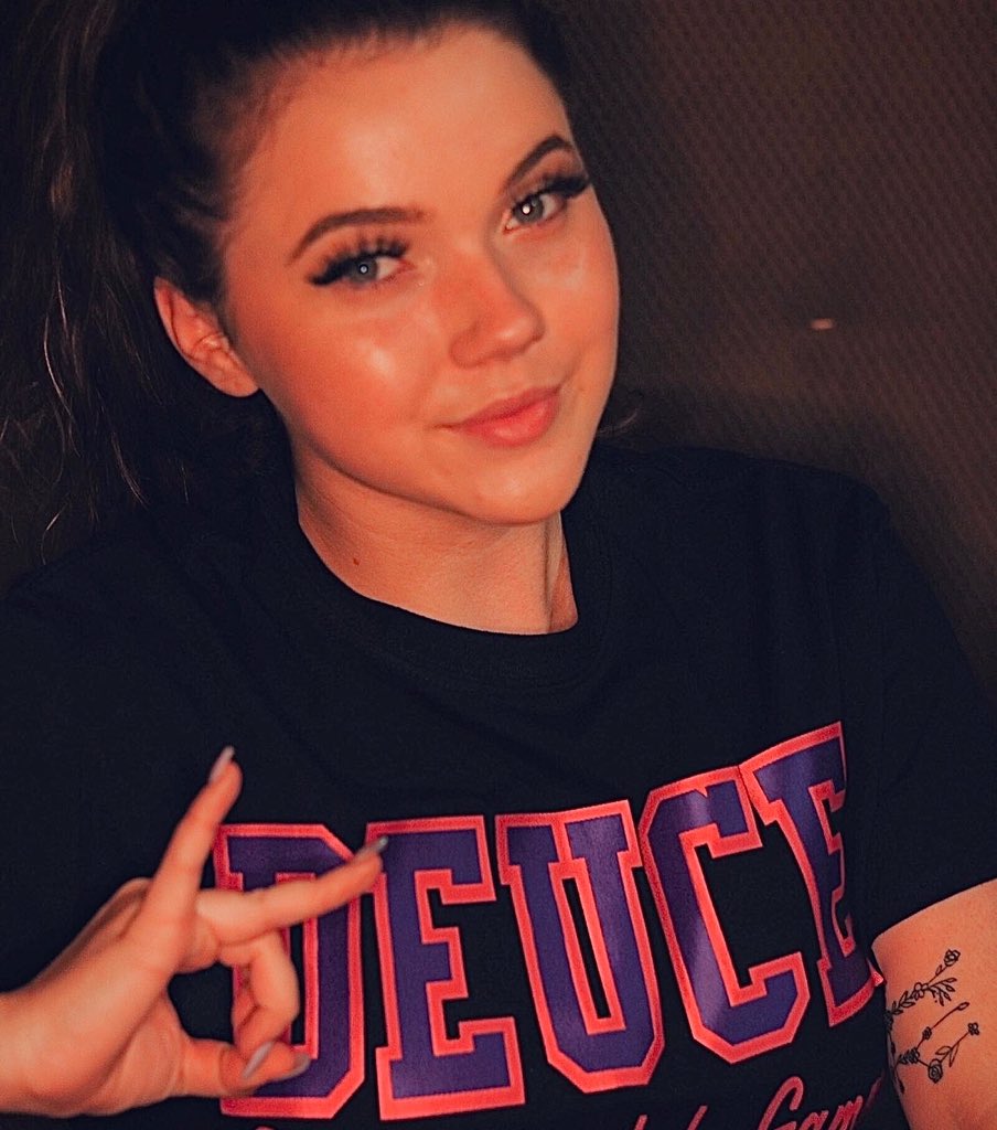 vstategammas's tweet photo. #MeettheNeos This is the Deuce of the E.U.P.H.O.R.I.C. Epsilon Line, Kaitlyn “Uzume-Hime” Murphy! 💗💜Tune in at 5pm for some beauty hacks with her on IGTV!😊💄 Also head over to our Instagram to know a little bit about her 😄😁
#vstate #vstate21 #vstate22 #vstate23 #vstate24 https://t.co/KodozakTNw