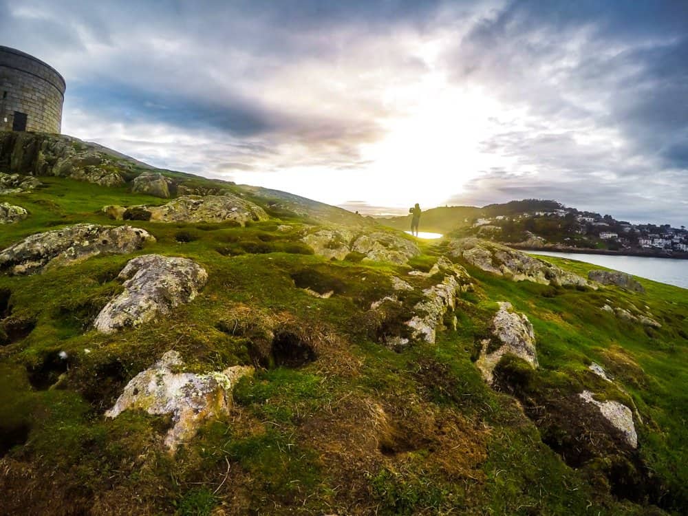 If you want to fully experience one of the most naturally beautiful places in the world then you must go Hiking in Ireland. Therolling green fields, stone fences, savage cliff coastlines and  medieval castles make it one of the most awe fitlivinglifestyle.com/best-hiking-in…