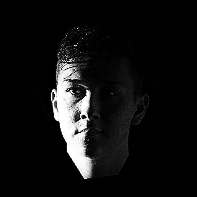 jaytommymusic's tweet photo. Great to work on my latest release with the master of hard techno, Atze Ton! 💣Intoxicant EP🔥 Coming soon to Tommy Trax! #technobombs #acidtechno #darktechno https://t.co/XS5qA2ITVY