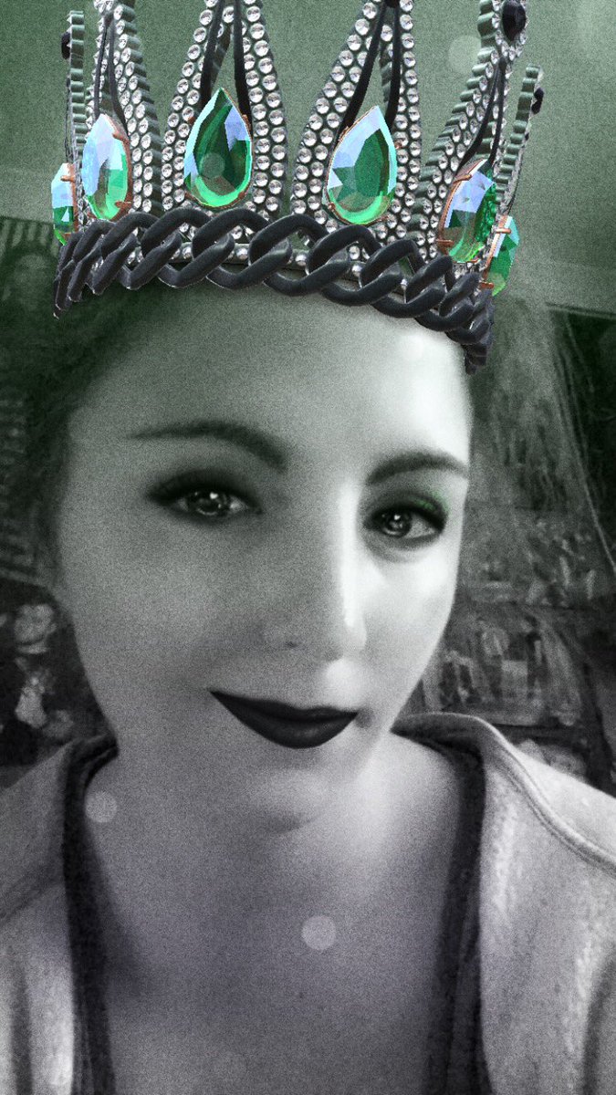 The Evil Emerald Queen. #paypiggy #findom #rtgame #debtcontract #homewrecker #blackmail