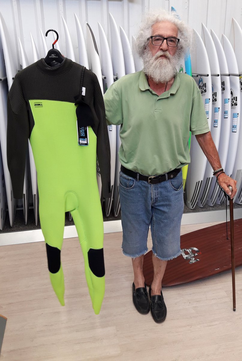 Apez140's tweet photo. Buena Tarde @carlosjsurf y Feliz esperamos mi Hada y yo Estimado Carlos.
Estaba cavilando yo cómo sobrevivirán los #SurfShops @XPEEDINSURFSOMO para qué los clientes se prueben #Trajes,
o las #Escuelas, @ESCUELACANTABRA, den sus clases con las nuevas medidas..🤔
Abrazos..🧚♂️😎 https://t.co/1MKGhBoy8V