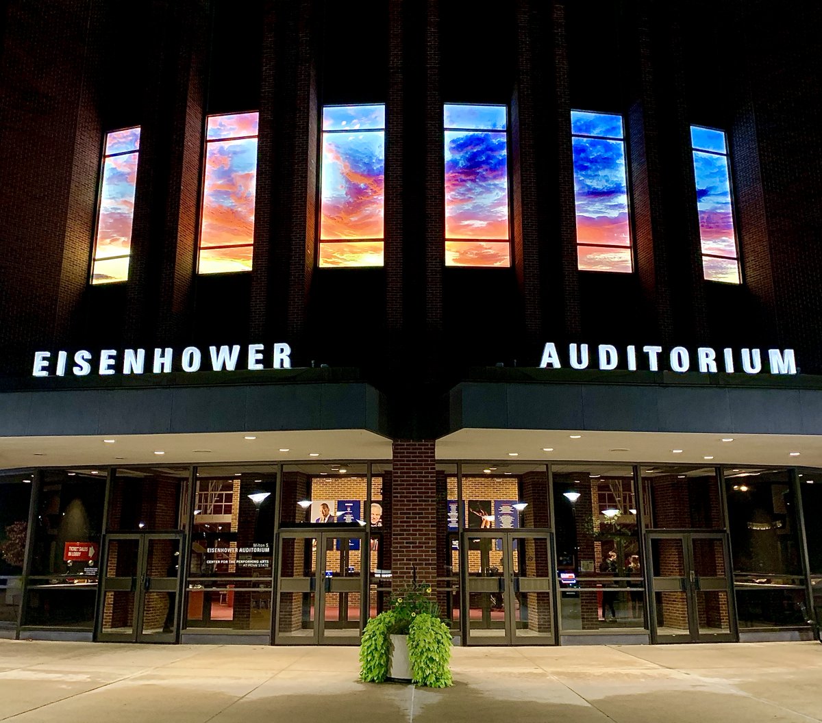 PSUpresents's tweet photo. We have to join in on the #PennStateArtChallenge with this wonderful capture of Eisenhower Auditorium featuring Adam Frelin's Extended Sunset. #PennState

📸: Plum River Photo https://t.co/XjP663nWyu