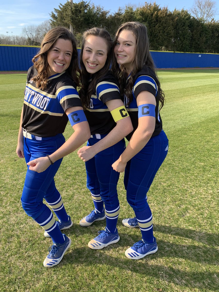 wcsBHSsoftball's tweet photo. Today was supposed to be our senior night... The last home game of their amazing careers. Now we will be celebrating our seniors differently, but I wanted to take a minute to say how much we love them and appreciate their impact. Four years goes by fast. #team2020 https://t.co/x4UHHQMAZs