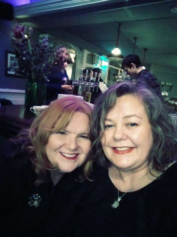 IScentYouADay's tweet photo. Read this heart breaking post of love and hope from Lisa @Wordbird "Familiarity Breeds Content".Anyone who longs for their friends will nod their heads off. https://t.co/XvBhmlN1bP #lockdown #perfume #IsolationLife #QuarantineLife #StayHome #StaySafeStayHome #LisaJones https://t.co/2PHks7Sn5P