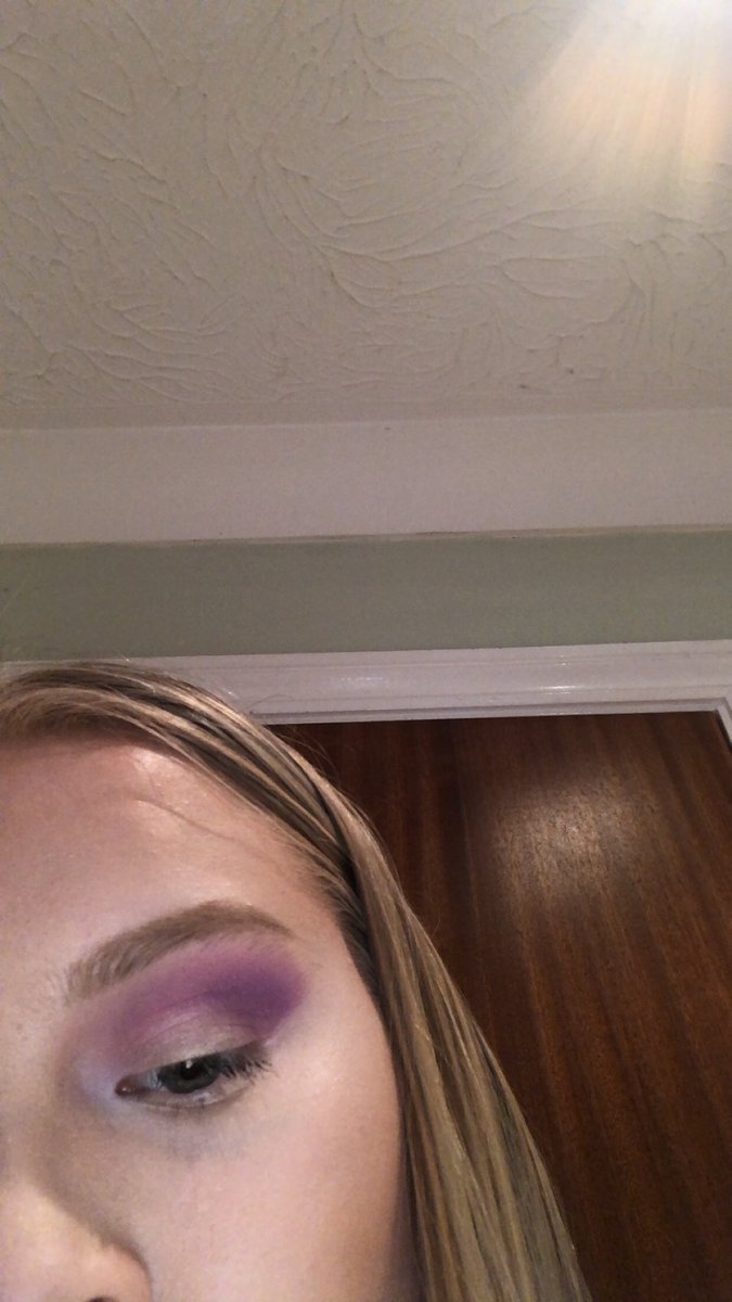 Thedawnster03's tweet photo. So happy I finally got a part of @shanedawson and @JeffreeStar collection in the 3rd restock. Would of loved the conspiracy palette but I’m so happy with the mini controversy 🤩I’m not great at makeup so don’t look too closely 😂 https://t.co/ZsX28fz1IV