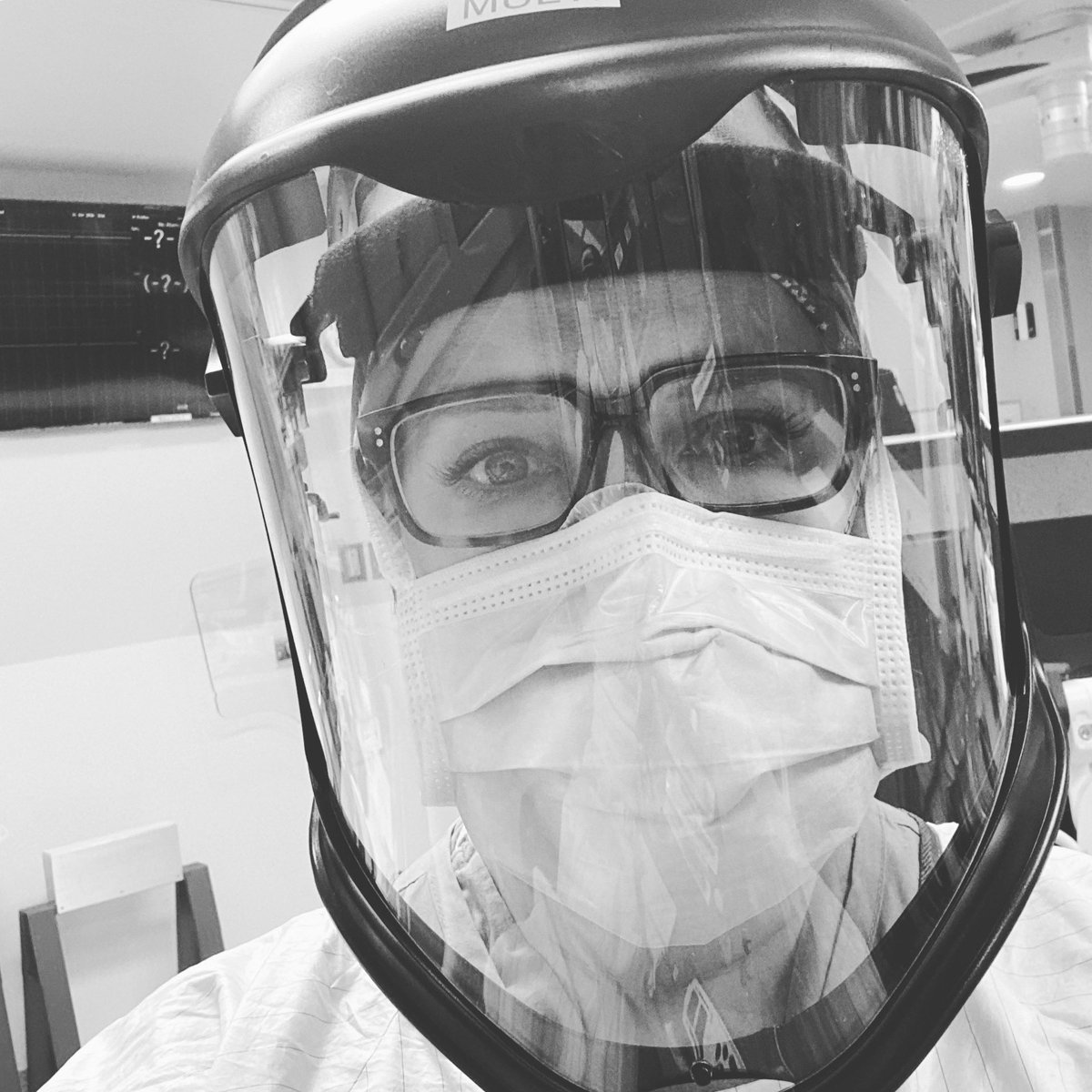 nokie's tweet photo. Happy Founder’s Day Pi Beta Phi from the front lines. #ringching #1867 #piphi #NurseTwitter #CRNA #NDAlpha # https://t.co/74vvLdP6xt