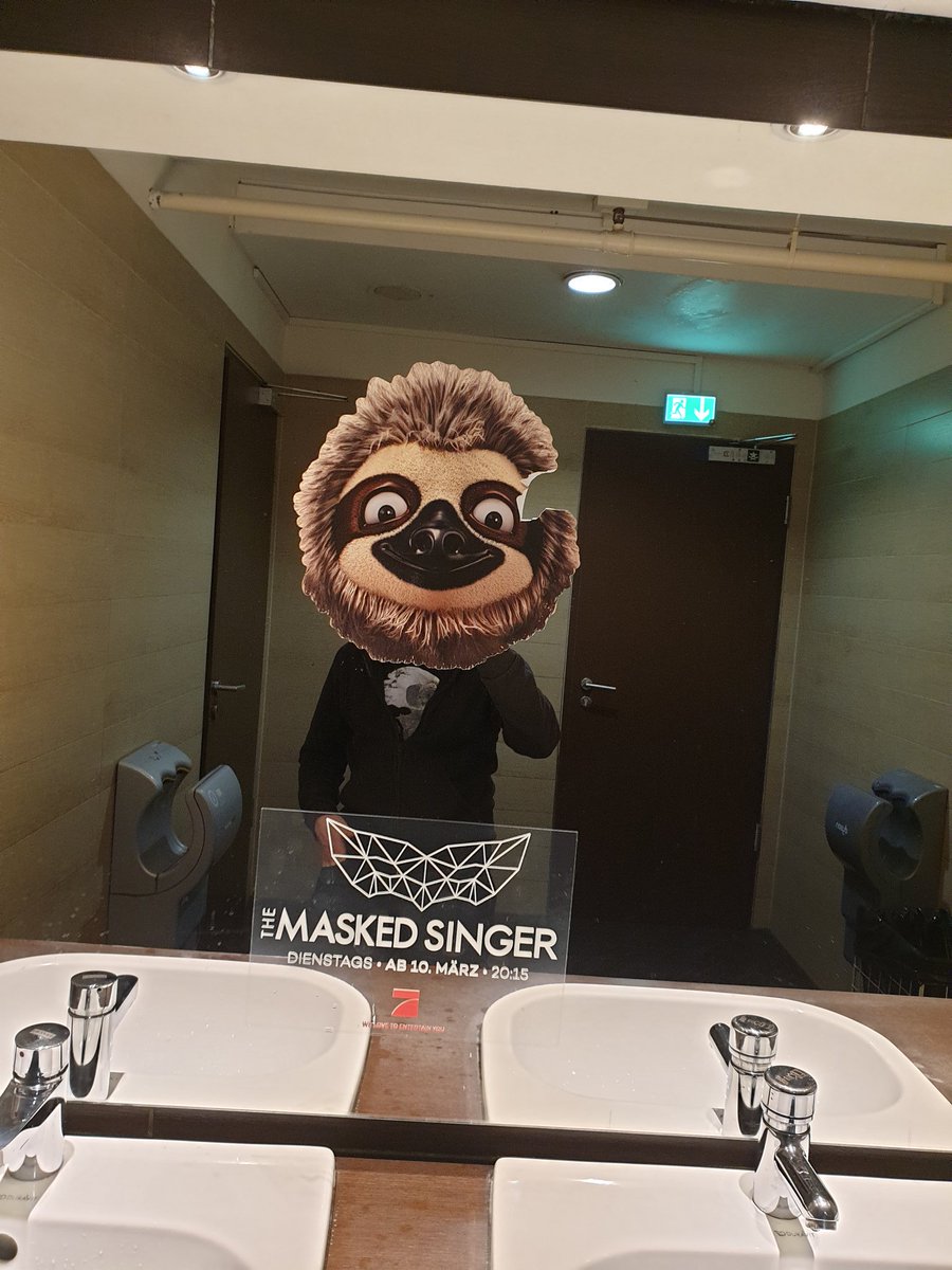 B_Boy_Benny's tweet photo. #TeamFaultier
Lass Rocken...
#TheMaskedSinger https://t.co/1FiJeyhqPZ